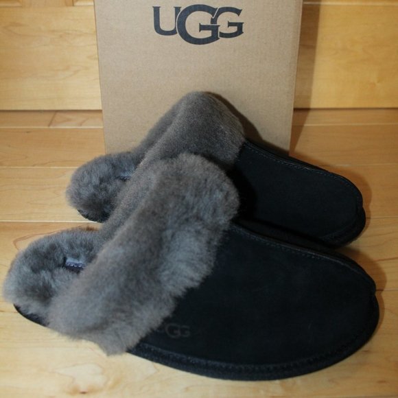 NIB UGG SCUFFETTE II WOMEN'S‎ SUEDE SLIPPERS BLACK - Picture 1 of 8